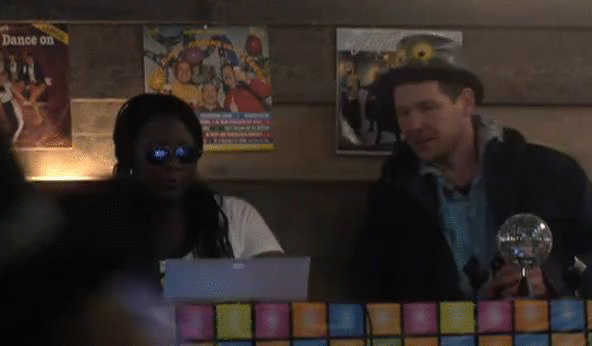 0ce4b8620d23fdbc3c03bdc5590604db.gif