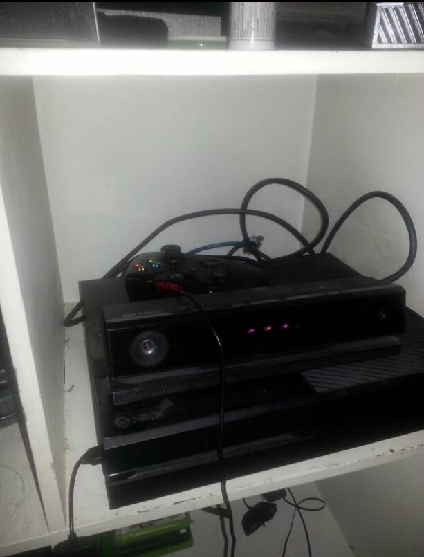 Just used this 2 USB 1.0 splitter as a controller hub. r/xboxone