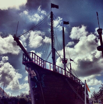 The Black Pearl Pirate Ship - Blog - Pirate Show Cancun