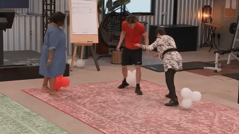 0193fdf714134abd6a1ad645075cb1f2.gif