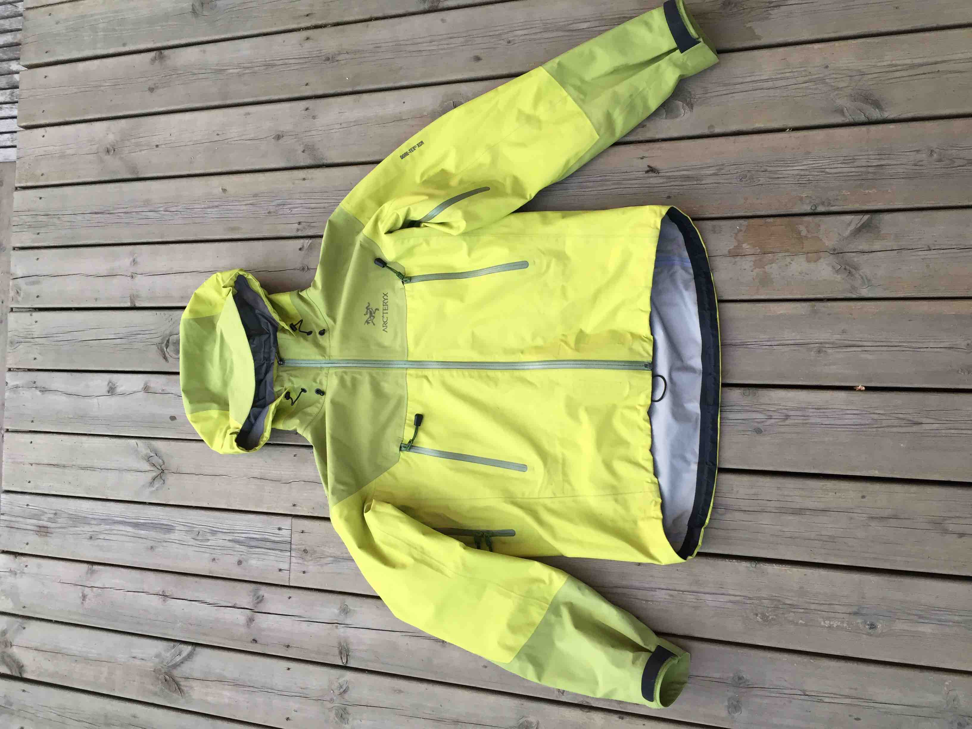 [WTS] Arcteryx Beta AR (wasabi green) r/GearTrade