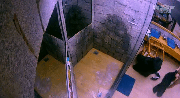 04394f345e22bf40e58a0e158df48671.gif