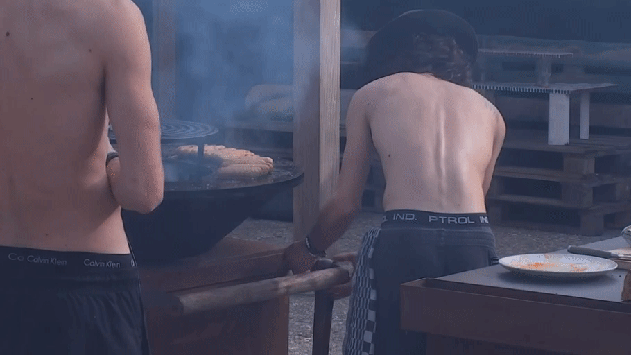051e213de32d8747a2ea4d6ef6ab4b26.gif
