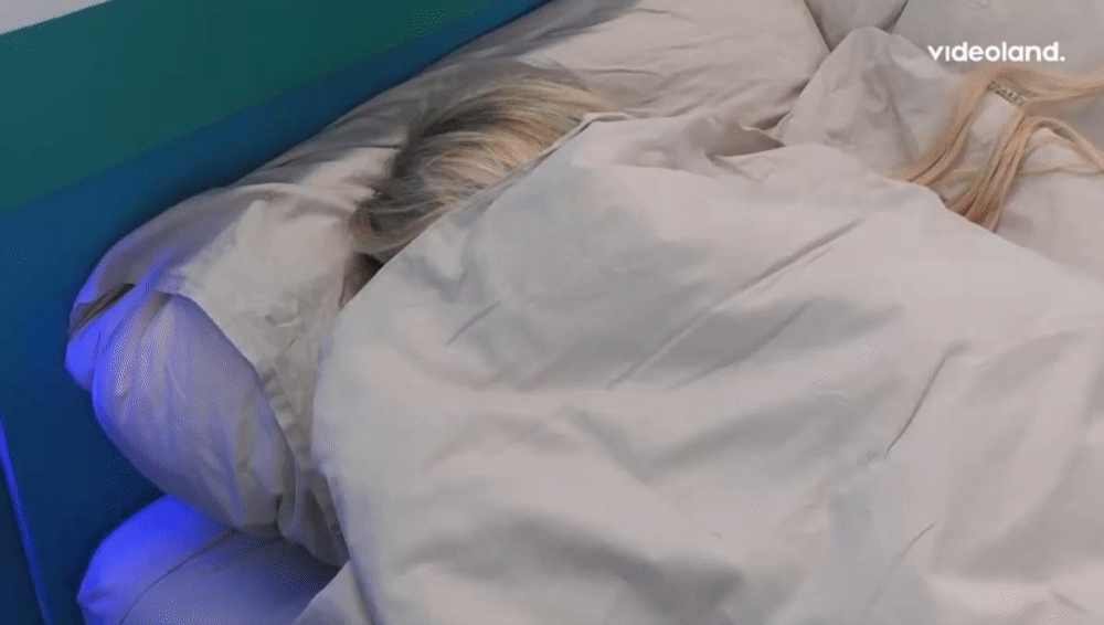 06e2504dce9d5647635620d38a6d991d.gif