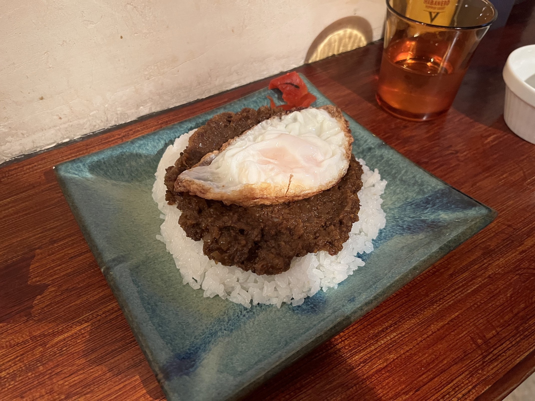 川崎・ポッケ ドライカレー650円 + 目玉焼きトッピング100円(2023年12月)