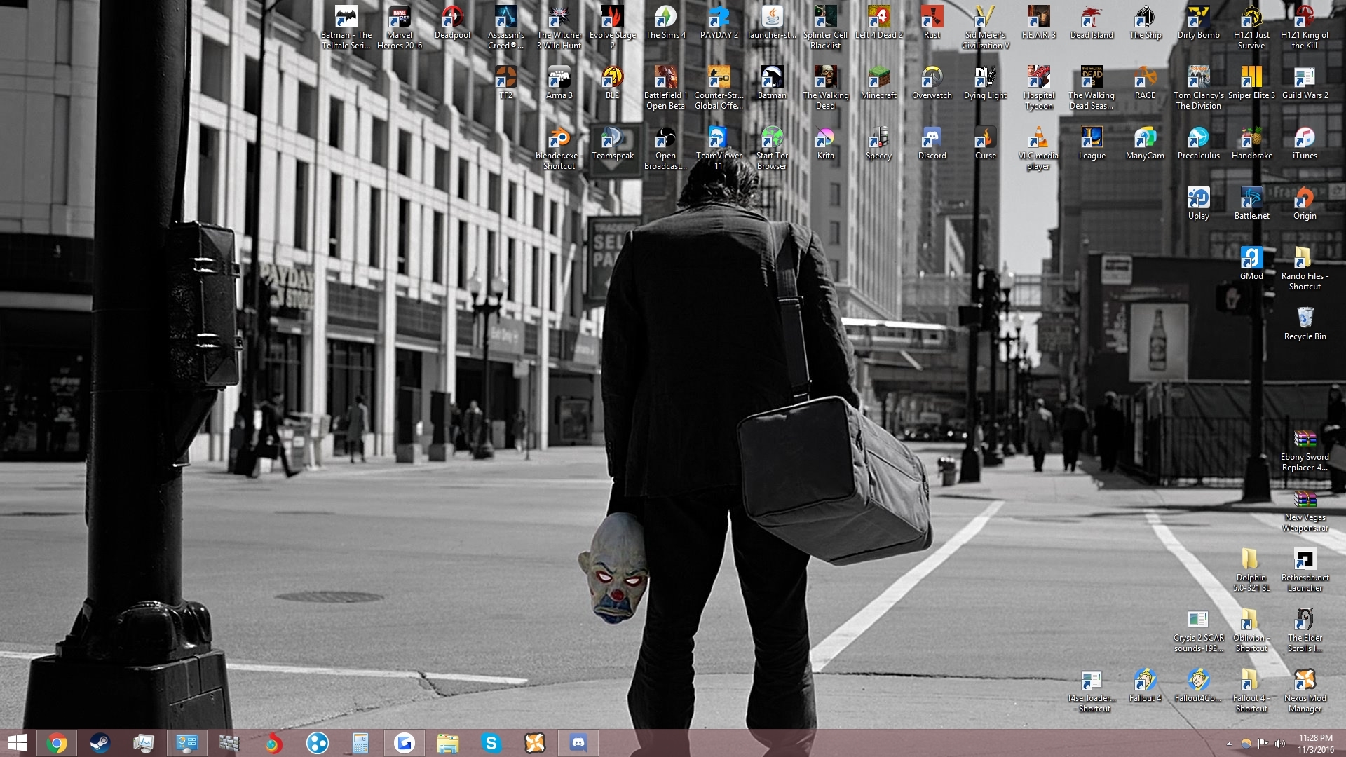 What Does Your Desktop Look Like? - Page 4 0b05dd925214b4bdb5a947d53b1c41a1