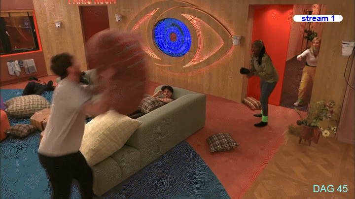 0cf882adffe591c80310f68bc11d7a1b.gif