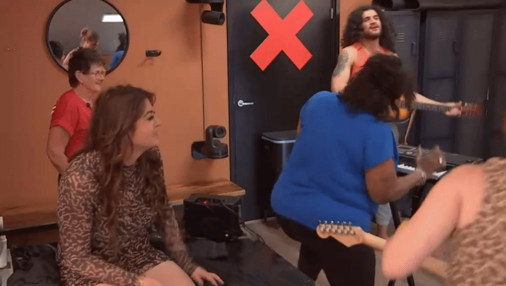 0de0ec50045474a81177ab25559c6473.gif