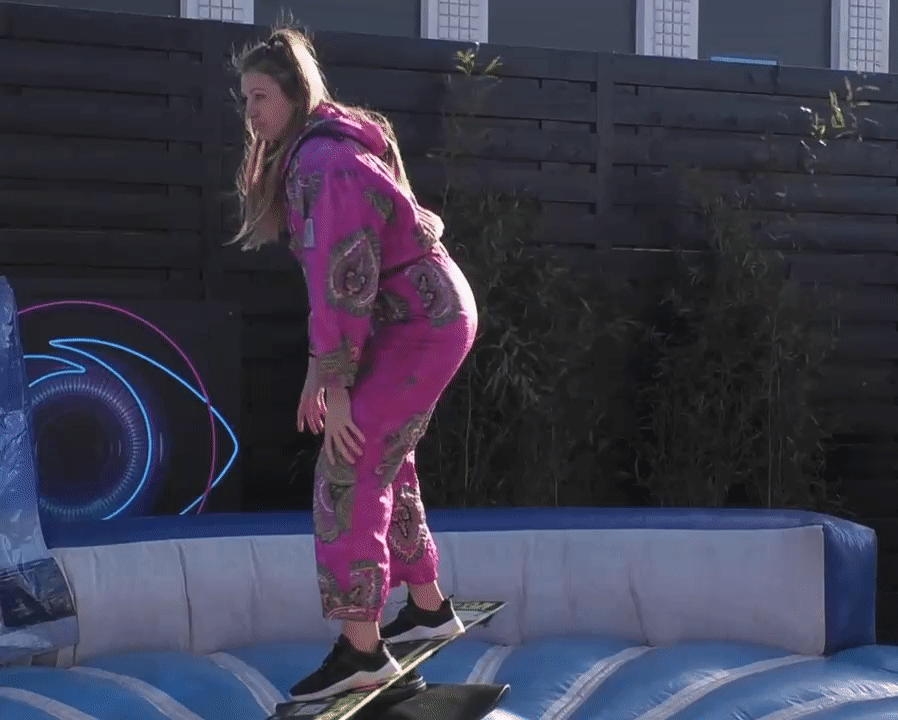 10d96047fa54177326eae773a6478006.gif