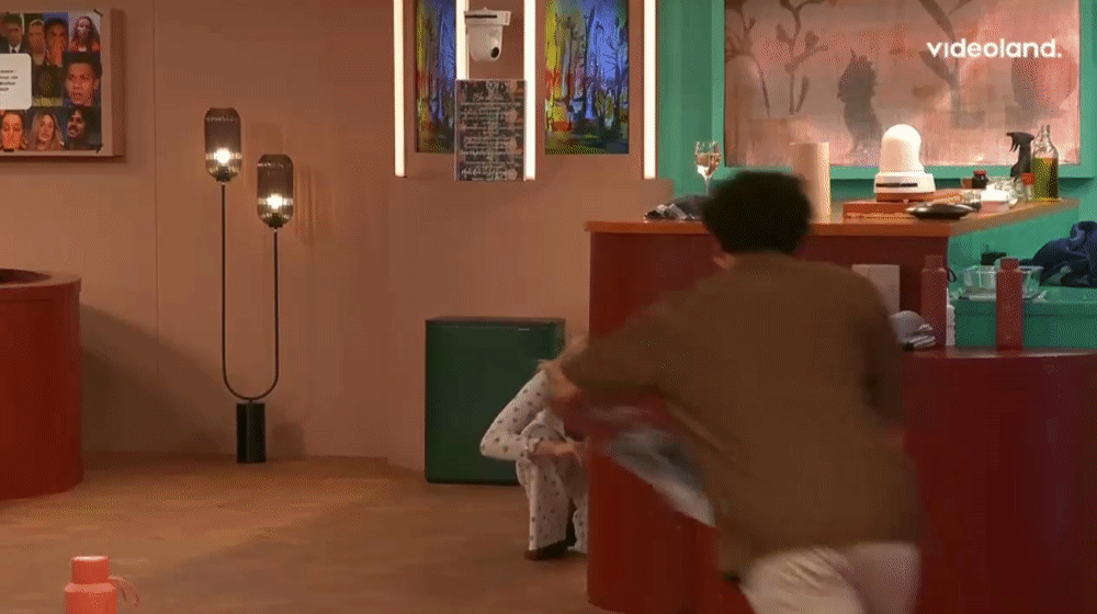 144b681a0f672ac05b9ff1986cc7e1f7.gif