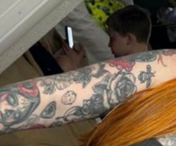 Gorda politatuada con SEIS hijos busca algo serio