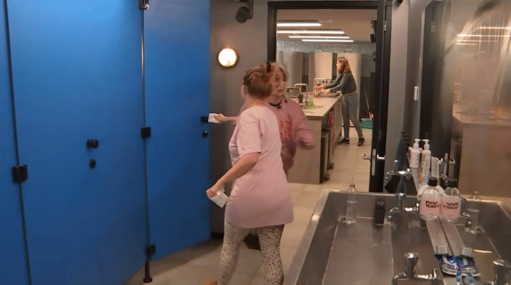 16308adfc585dba01529c8d6661d66de.gif