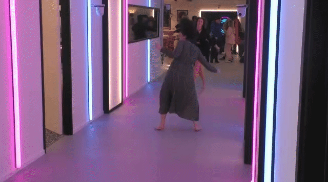 18ade0eeb3d96f92fa5b15bb68304103.gif