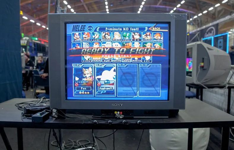 Televisión CRT con la que se suele jugar competitivamente a Melee. Fuente: kotaku.com Televisión CRT con la que se suele jugar competitivamente a Melee. Fuente: kotaku.com
