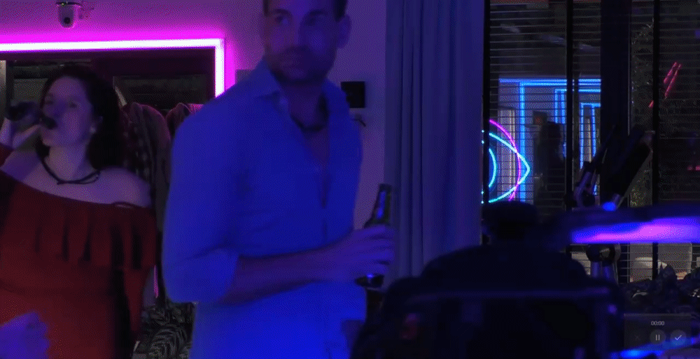2bde223ac7cdab8e3fefe3c8b6168dd4.gif