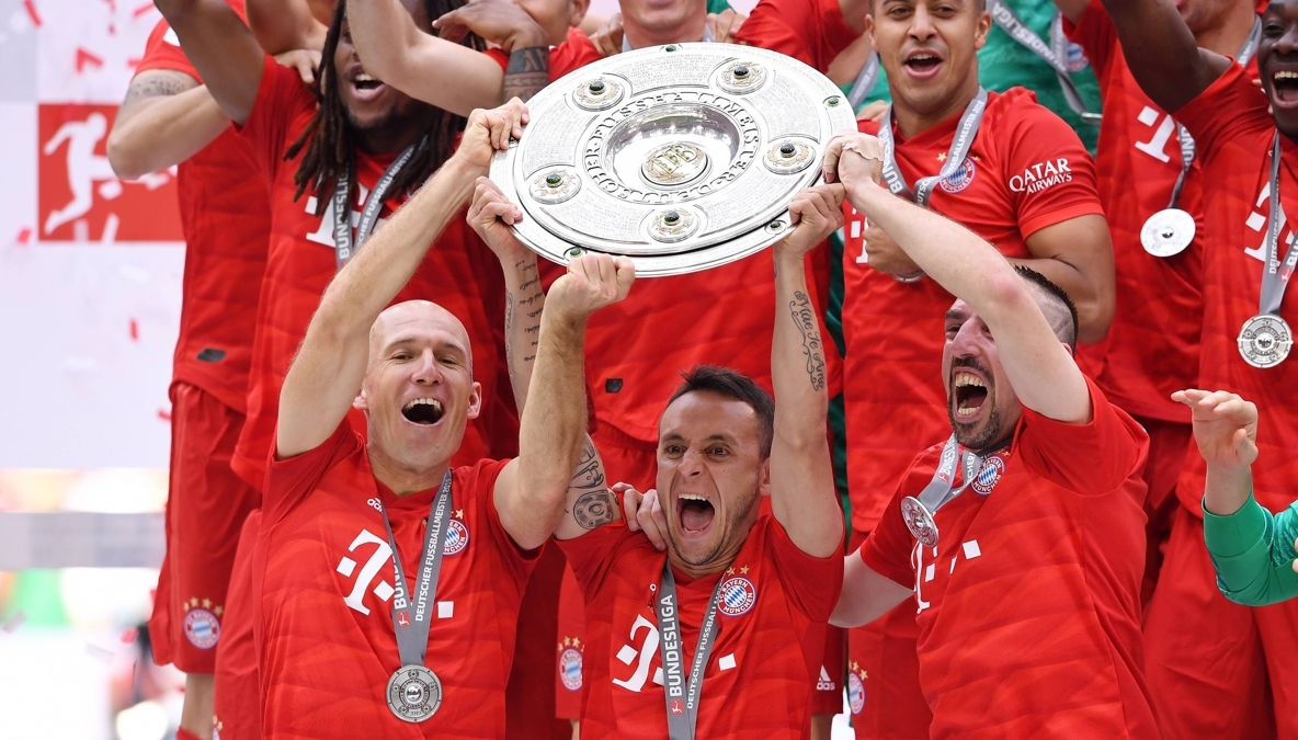 Welke scenario's zijn er voor Bayern en Dortmund, die strijden om de Duitse titel?
