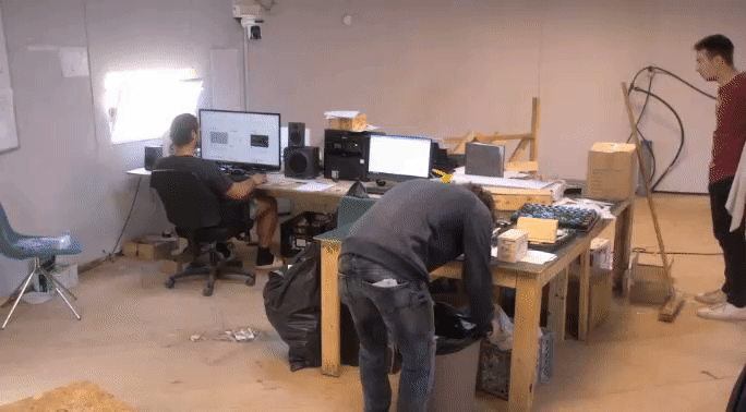 2e5444e942ebc746bab6d7ae19c1404b.gif