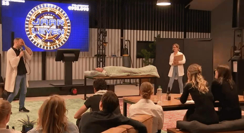2e7bba48359e04d98f3a3575ca13c300.gif