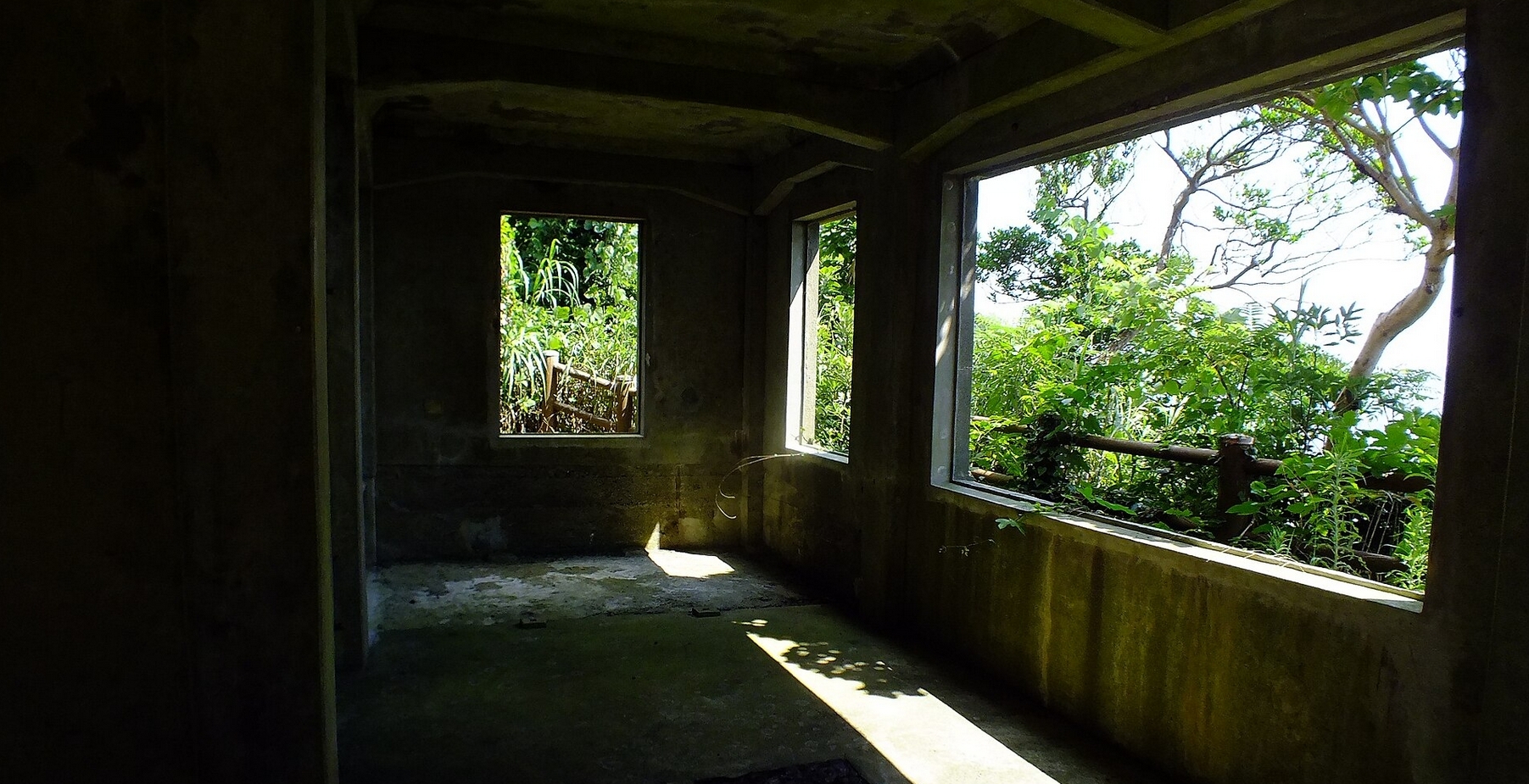 The former prison fort of Kamishima. This is where the characters of The Sound of Waves connfessed to each other. The location is used in the film adaptations and in The Mermaid's Curse.