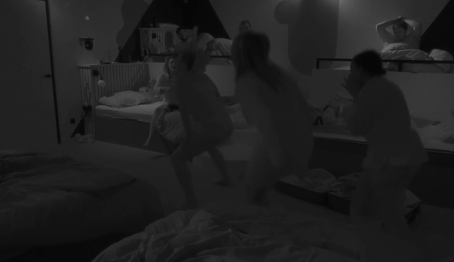 2ef8ec41cb415adf126c94760eb35faf.gif