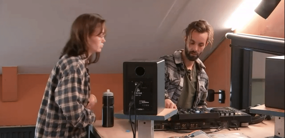 300cbb0527a12dd6da24932d9d88c298.gif