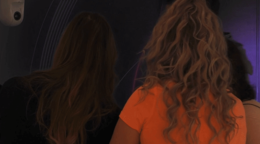 33210d3ad2f0d730ee1284070c56800d.gif