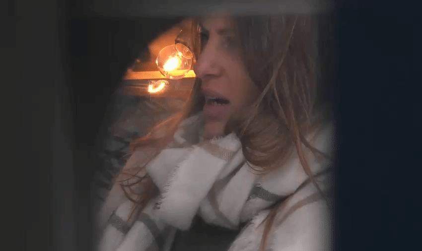 3427049ff75cf7a718ee44f9f6f070e2.gif