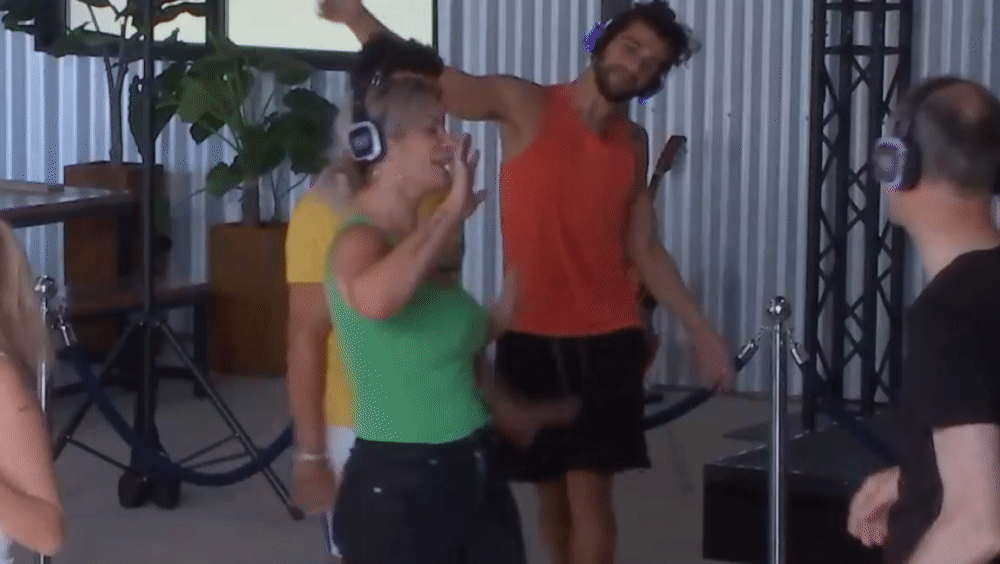 359e2e8c0df4f12ae8508382a75b89ca.gif