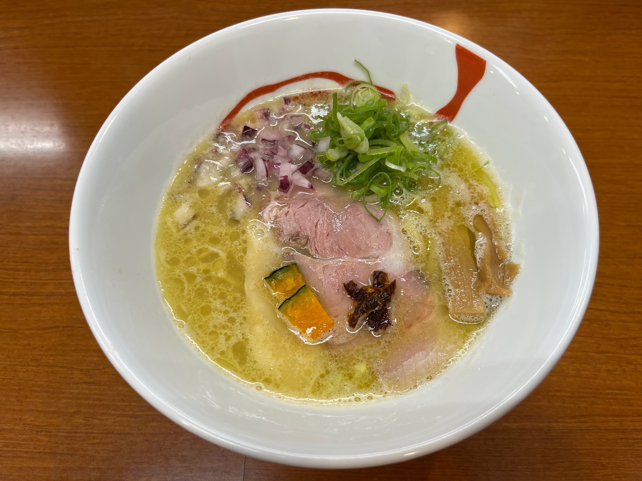 京急川崎 麺や 魁星 コク塩ラーメン 960円(2024年6月)