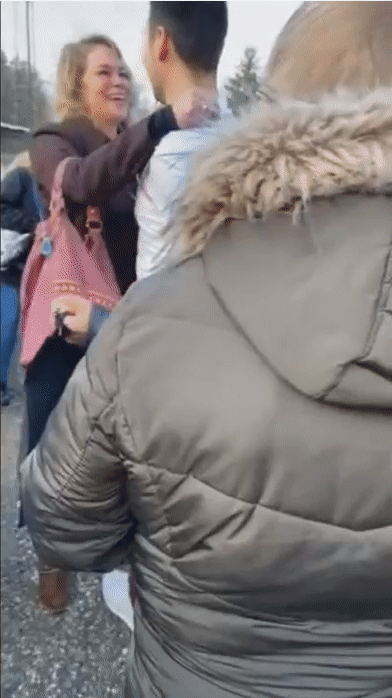 3bd399a326619ecd3e508bee86a2c30d.gif