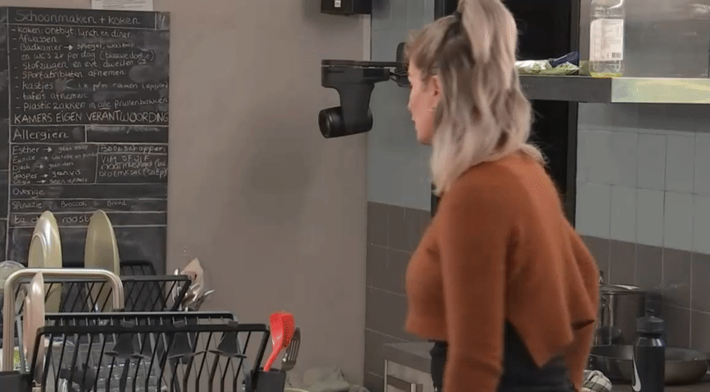 3c9bc590cb304aa152b1d1695aca053e.gif