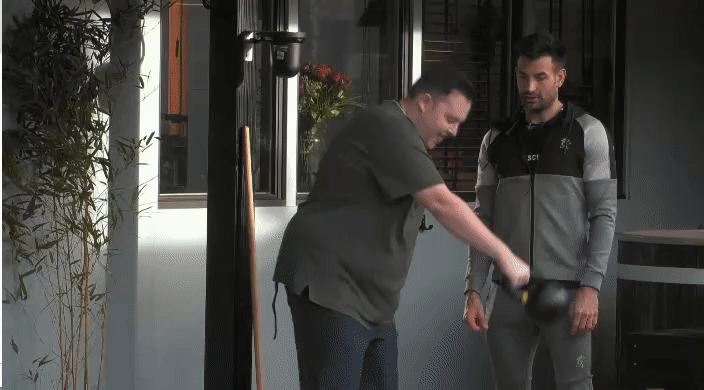 3da984e5b77cbb52815a214ef0d3fc3e.gif
