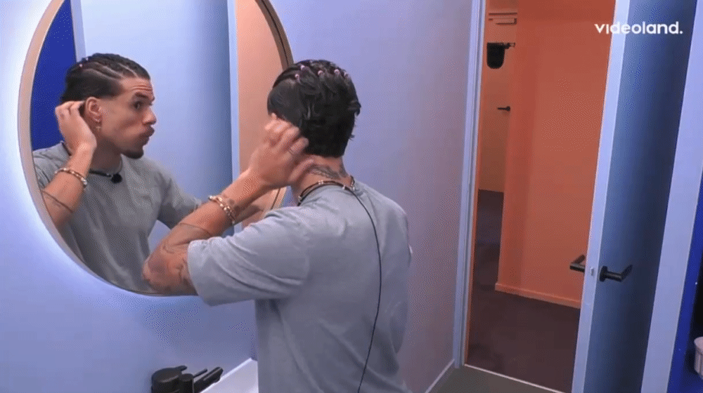 3de61643757f826bc413fe8ec70c2932.gif