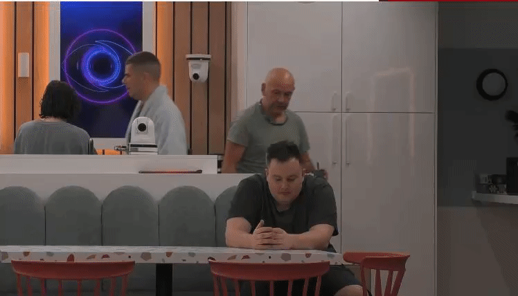 3f5dc8ba0052d0a73e6f60ace7309995.gif