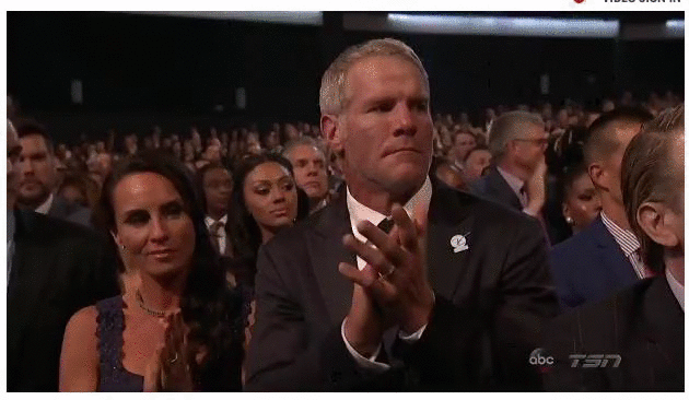 Brett Favre applauding Caitlyn Jenner : GreenBayPackers