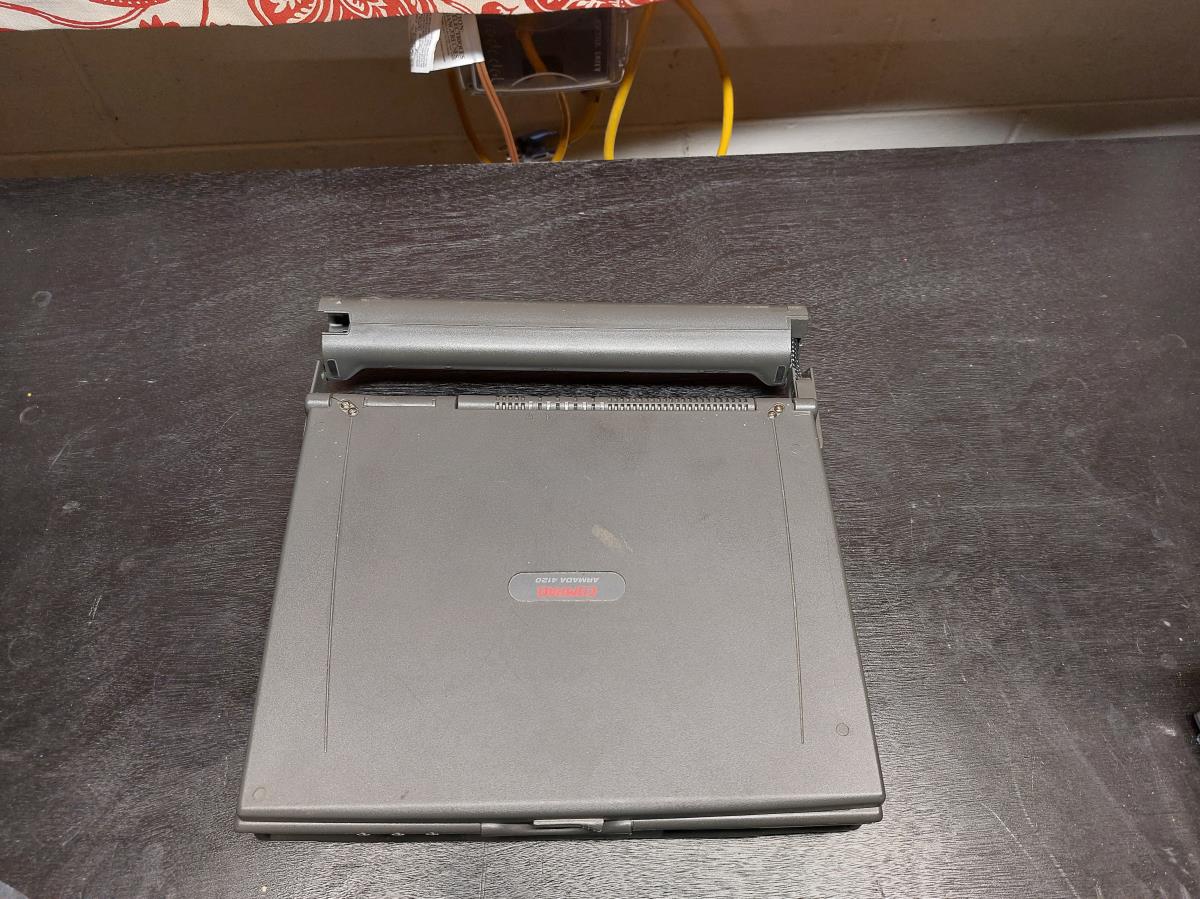 Compaq Armada 4120 Laptop with dock expander OUT Wisconsin