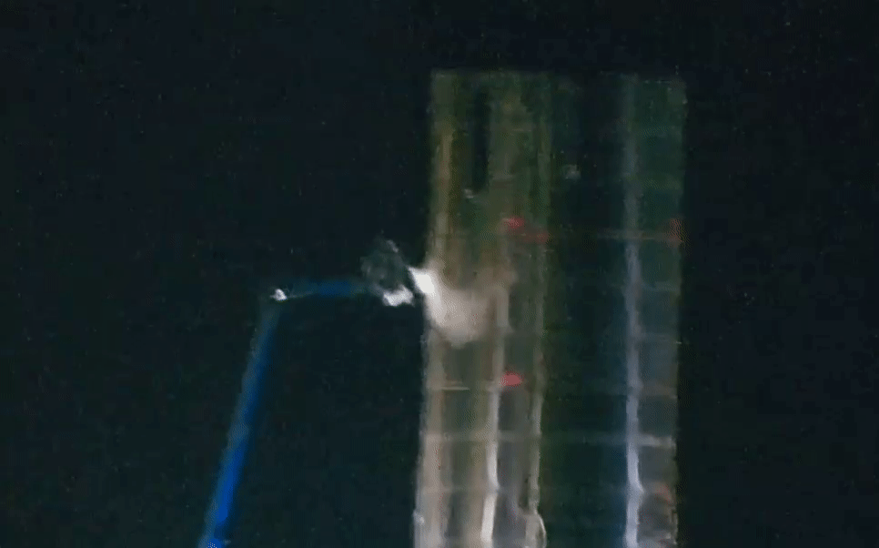 41898c7c07fa02134c3c8bb5ea975e85.gif
