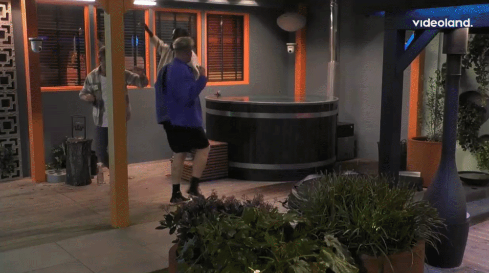 4288929a8295a8cdaaa18d01498b28c3.gif