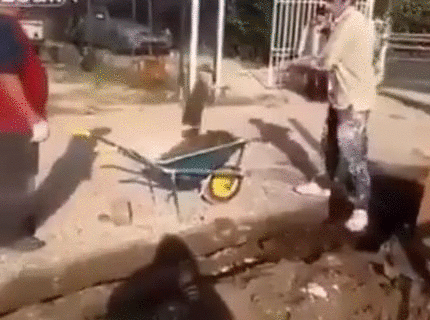 439b223c61d2b3ca282bb674e05239e3.gif