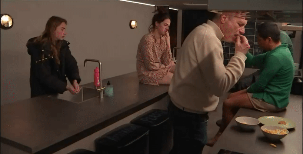 4401d90f375d0e4694ad4d22a7d0384d.gif