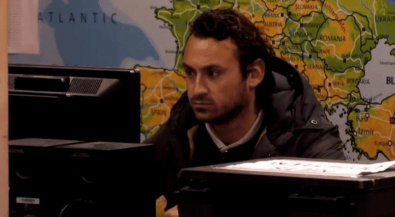44068d7d7d32c1c51ce13cafbcd8db0c.gif