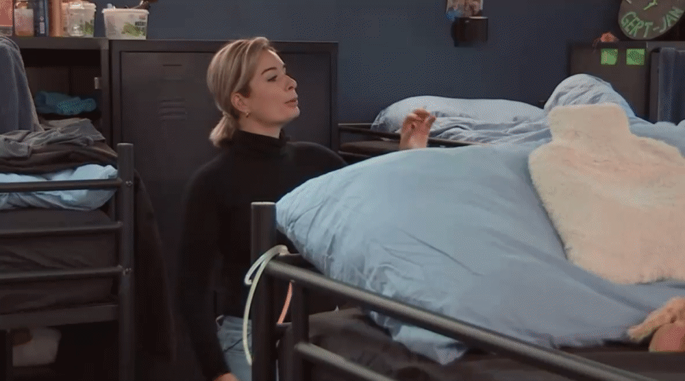 477b100795e2a3ad41e00817c5e76d70.gif