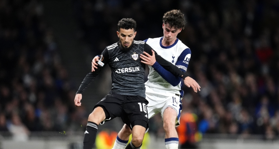 Abdellah Zoubir in actie namens FK Qarabag