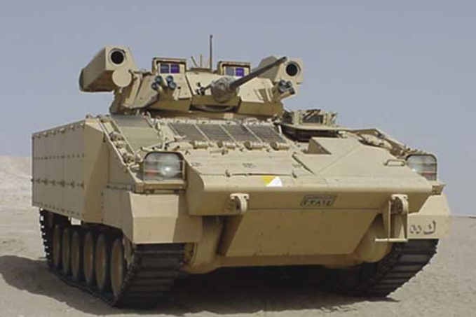 Бмп warrior. Fv510 Warrior Desert. Desert Warrior БМП. БМП Уорриор с ПТУР. Desert Warrior IFV.