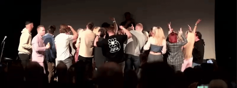 4b0b13fa265103e949e1522fa93ad63f.gif