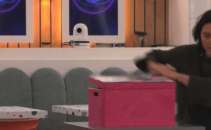 4d7874994831bf993aa256a30a31a32d.gif