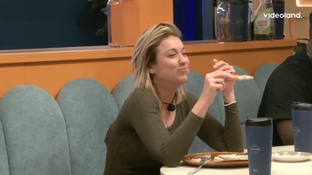 4d8338eae06579bb510170d047b09572.gif