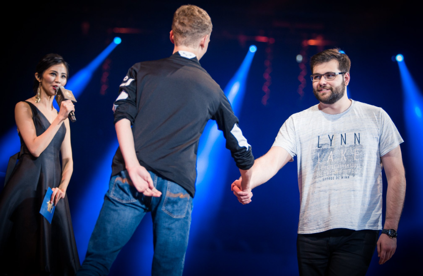 Hunterace y Viper dieron un gran espectáculo en las finales del HCT World Championship 2019. Fuente: https://twitter.com/HSesports Hunterace y Viper dieron un gran espectáculo en las finales del HCT World Championship 2019. Fuente: https://twitter.com/HSesports