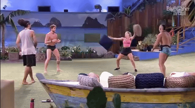 51c8b7281a2b253c9a9e71c1b840f746.gif