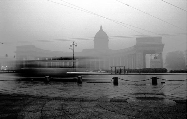 Питер смог. Петербург туман Казанский собор. Грустный Питер. Дождь в Питере. Дождь Питер мрачное.